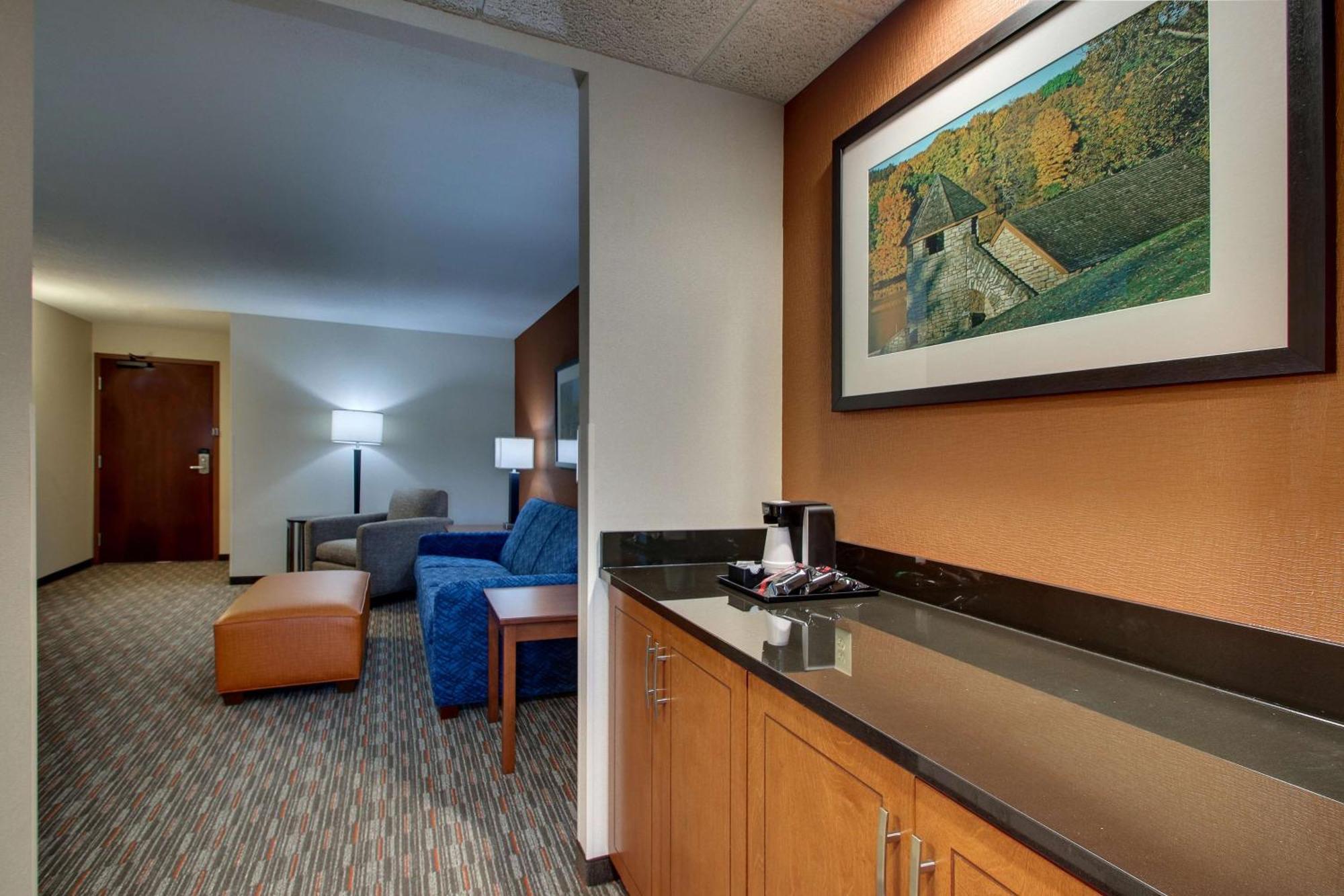 Drury & Iowa Hotel