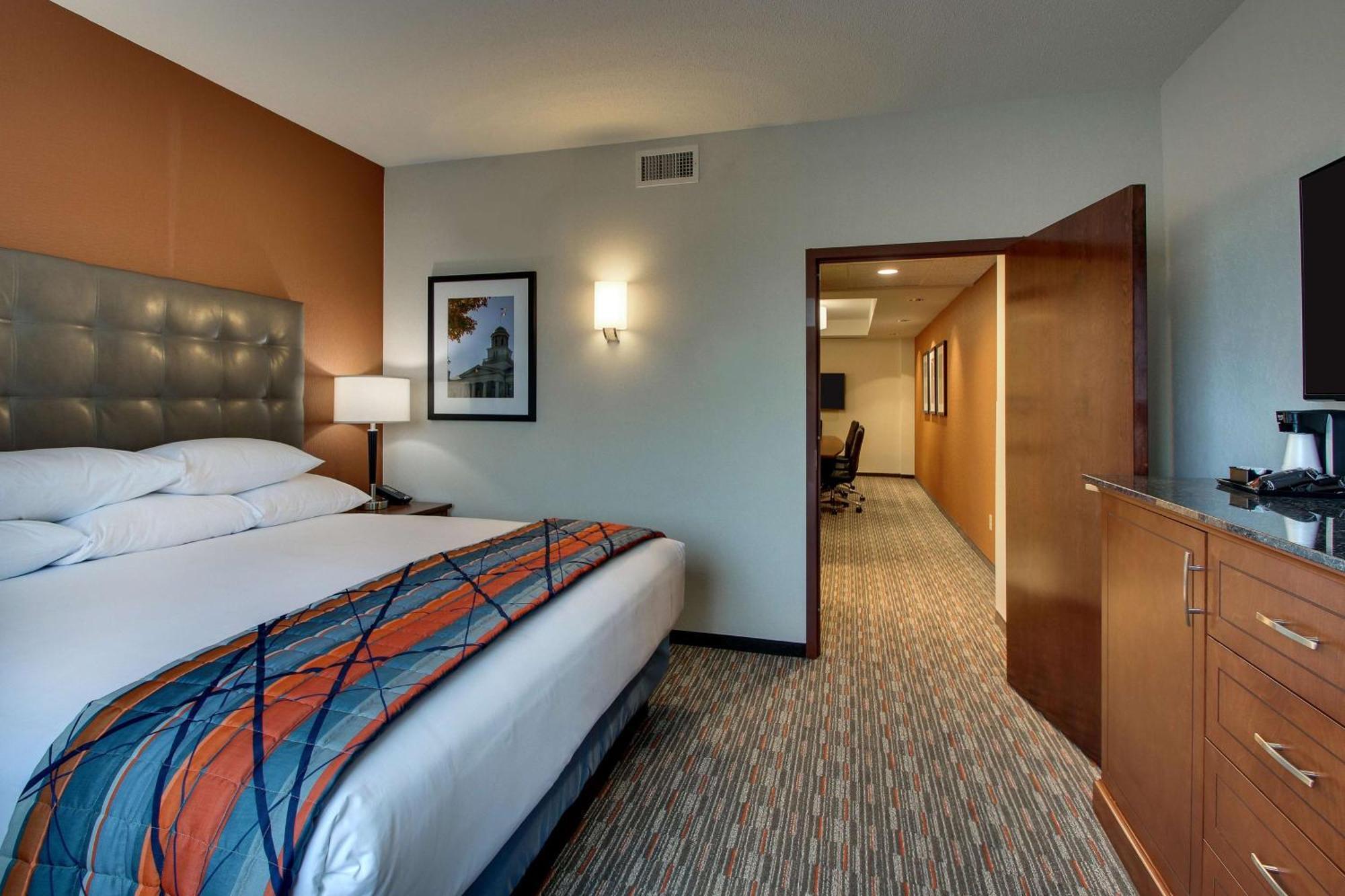Hotel Drury & Iowa Coralville